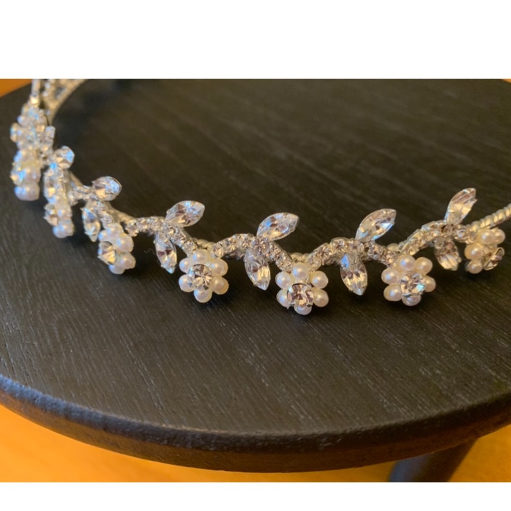 Silver Tiara with Clear Rhinestones.